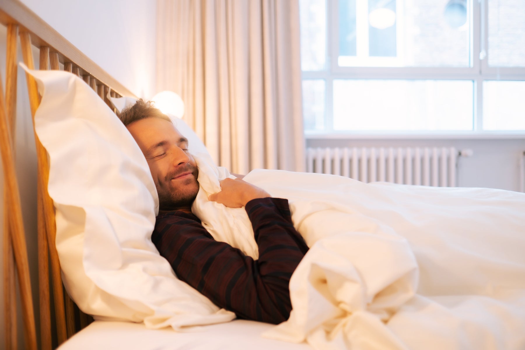 Is een harde matras beter voor je rug?